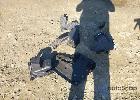 2018 Chrysler Pacifica Hybrid Touring Plus z USA, uszkodzony, nr VIN 2C4RC1H73JR158281